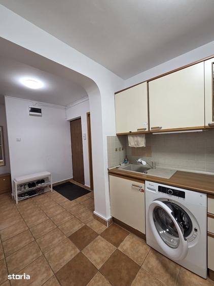 Apartament cu 3 camere, mobilat în Rahova