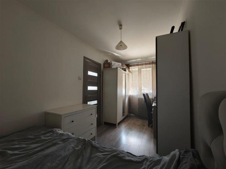 Apartament cu 3 camere semidecomandat, mobilat în Tătărași