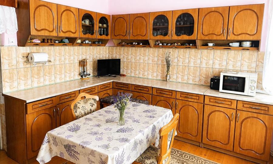 Casă cu 4 camere cu Teren 526 Mp în Vinerea