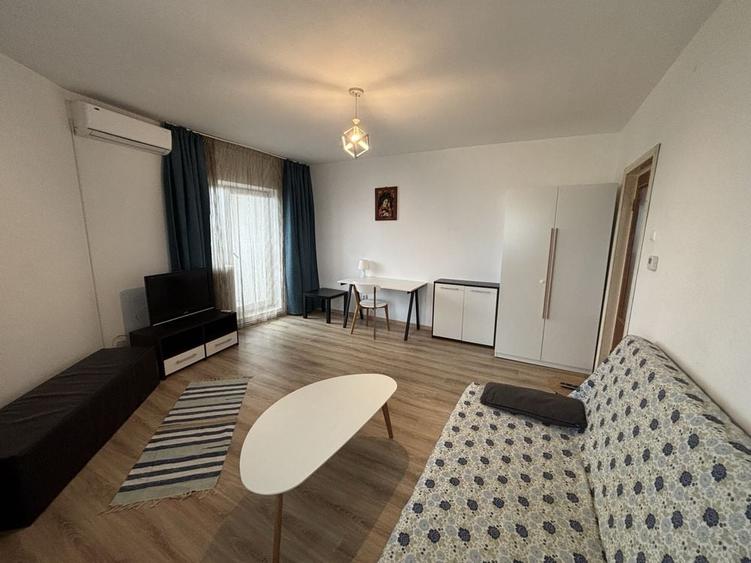 Apartament cu 2 camere decomandat în Universitate