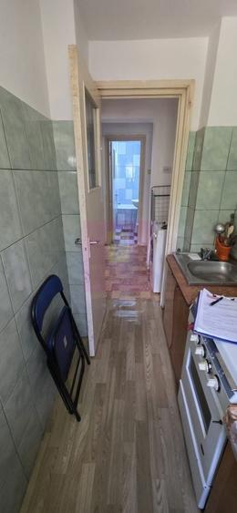 Apartament cu 3 camere semidecomandat în Autogară