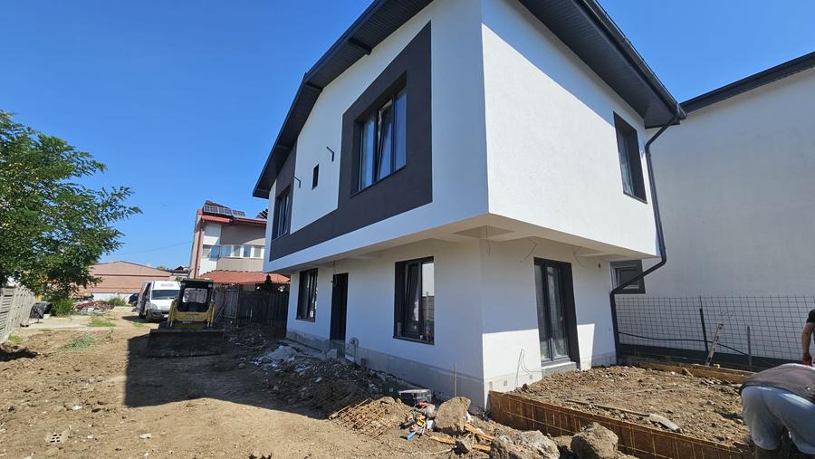 Casă individuală cu 4 camere cu Canalizare în Chiajna