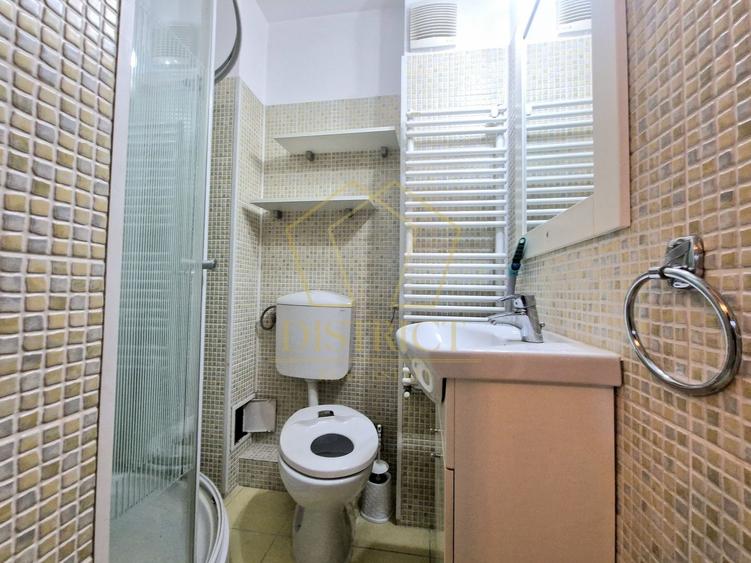 Apartament cu 3 camere semidecomandat, mobilat în Aradului