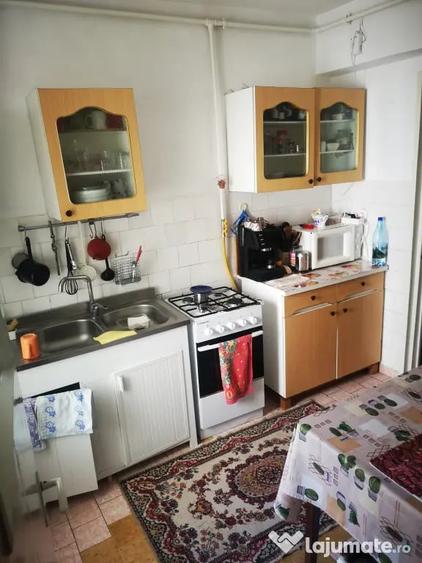 Apartament cu 4 camere decomandat în Vest