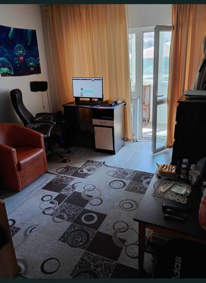 Apartament cu 2 camere decomandat în Petros