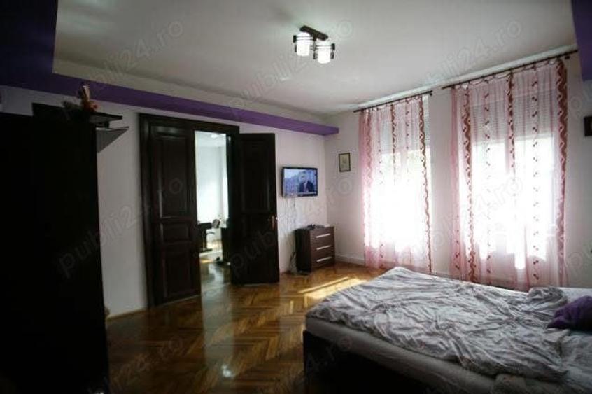 Apartament cu 5 camere decomandat în Elisabetin