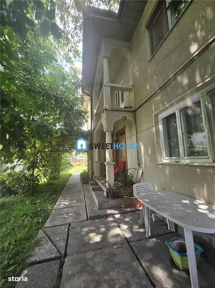 Casă cu 4 camere în Central