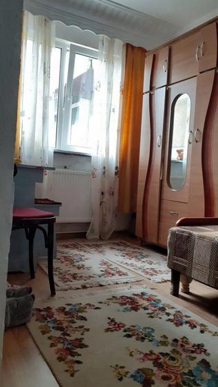 Apartament cu 3 camere decomandat în Sud