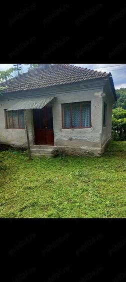 Casă cu 2 camere cu Teren 1500 Mp în Cerbia