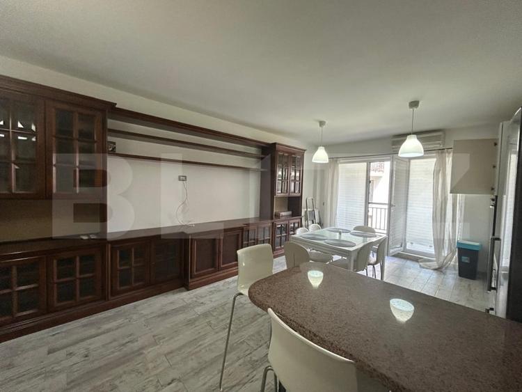Apartament cu 2 camere nedecomandat, mobilat în Europa