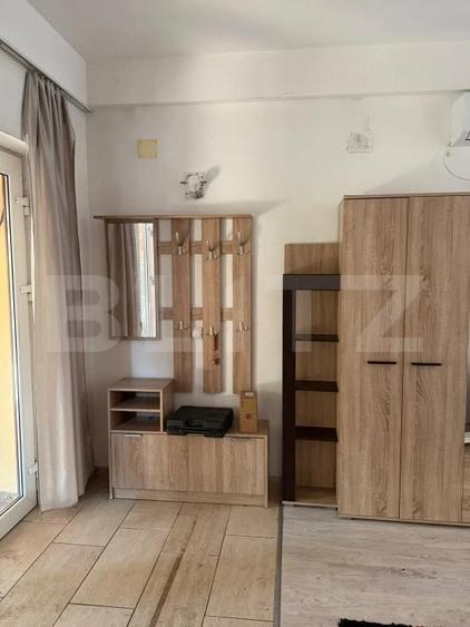 Apartament cu o camera si terasa, curte comuna, Zona Steaua - 275 euro - 1