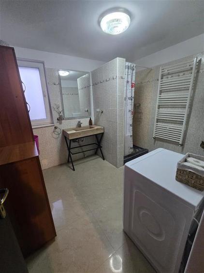 Casă individuală cu 6 camere cu Canalizare în Cincu