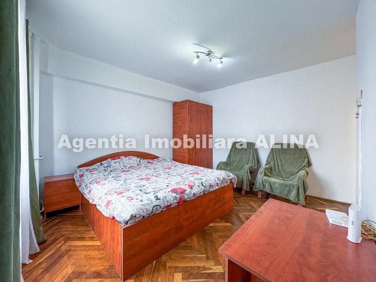 Garsonieră decomandată în Decebal