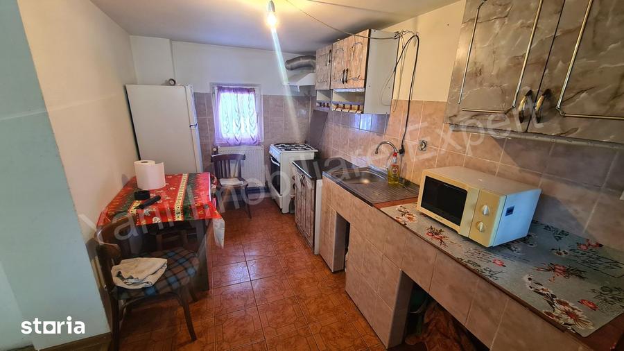 Casă cu 3 camere cu Teren 1112 Mp în Valea Iașului