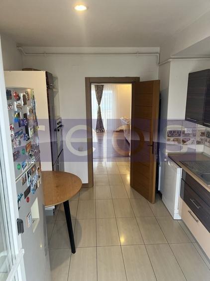 Apartament cu 3 camere decomandat, mobilat în Ștefăneștii de Jos
