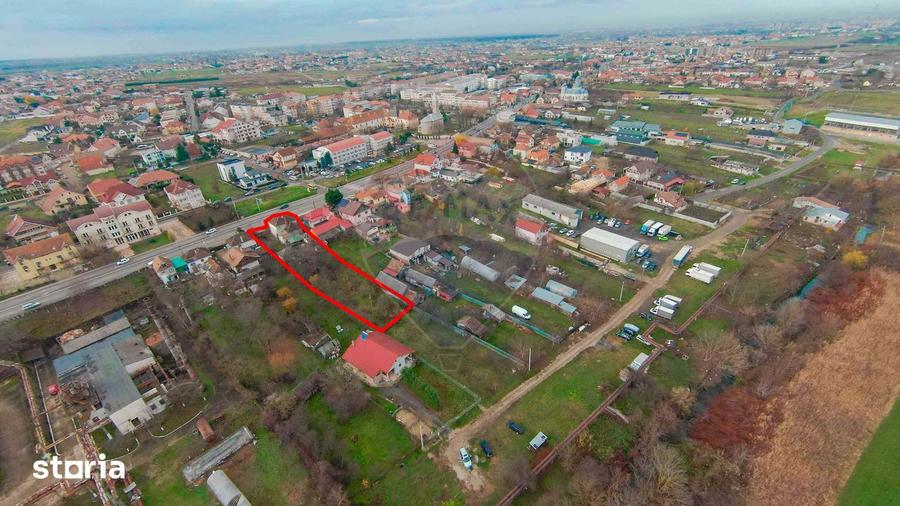 Casă cu 5 camere cu Teren 1054 Mp în Sânmartin