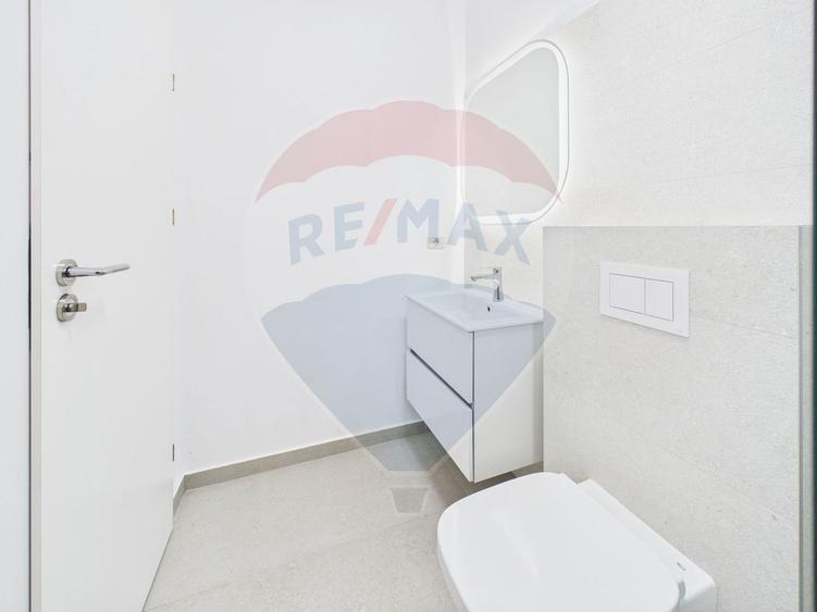 Casă cu 3 camere cu Teren 320 Mp în Petrești