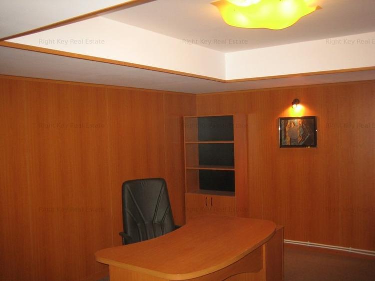 Spațiu comercial, de 600 mp, în Central