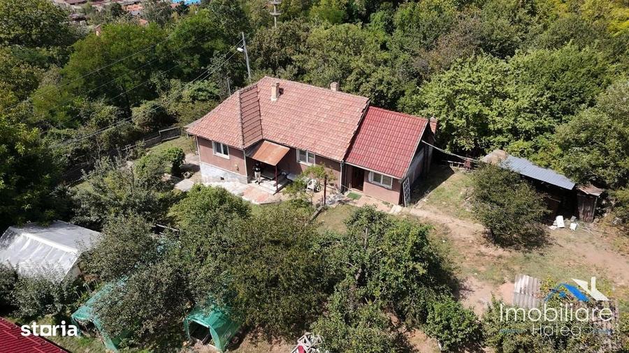 Casă cu 3 camere în Petros