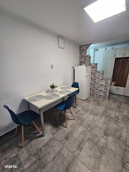 Apartament cu 2 camere în Micro 17