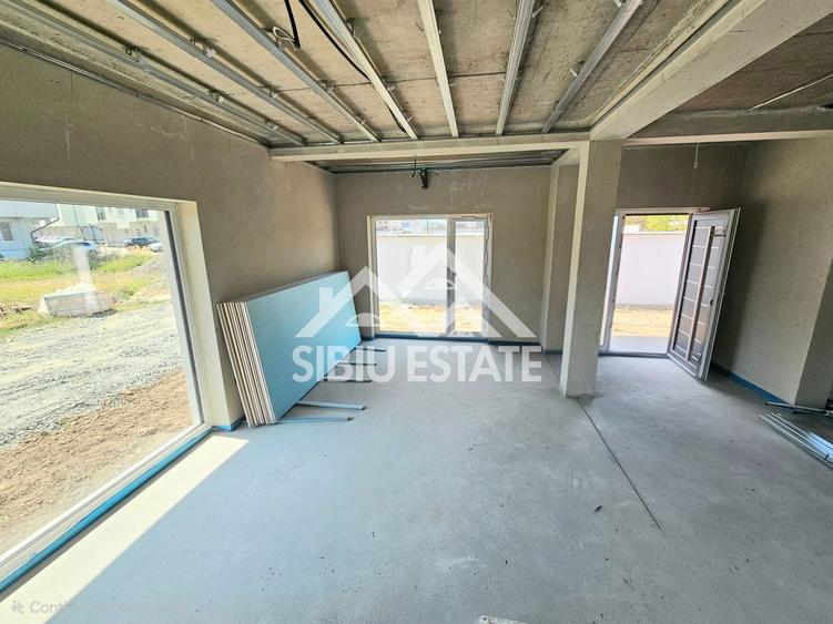 Duplex cu 4 camere cu Canalizare în Șelimbăr