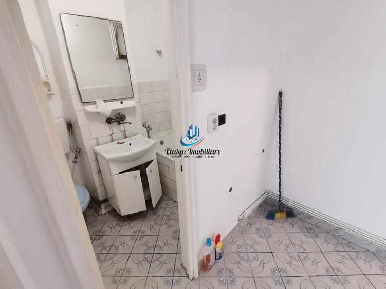 Apartament cu 2 camere semidecomandat în Mărăței