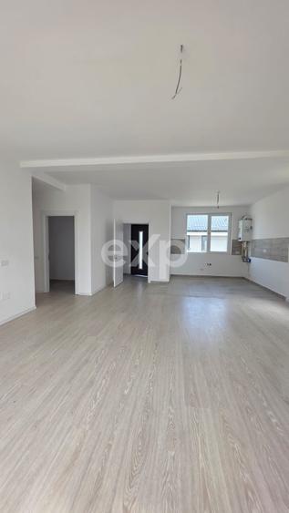 Casă individuală cu 4 camere cu Teren 300 Mp în Tunari