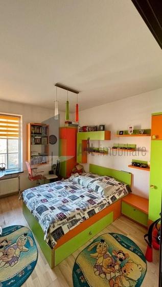 Apartament cu 3 camere decomandat în Tineretului