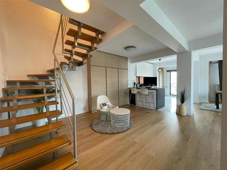 Apartament cu 5 camere decomandat în Floreasca
