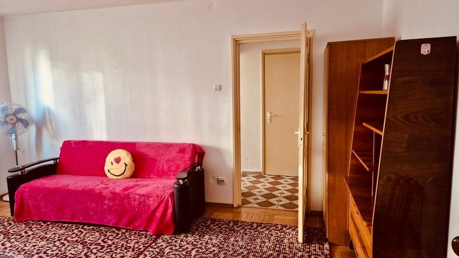 Apartament cu 2 camere semidecomandat, mobilat în P-ța Muncii