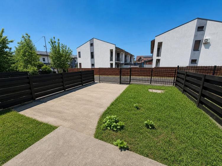 Duplex cu 4 camere cu Canalizare în Păcurari
