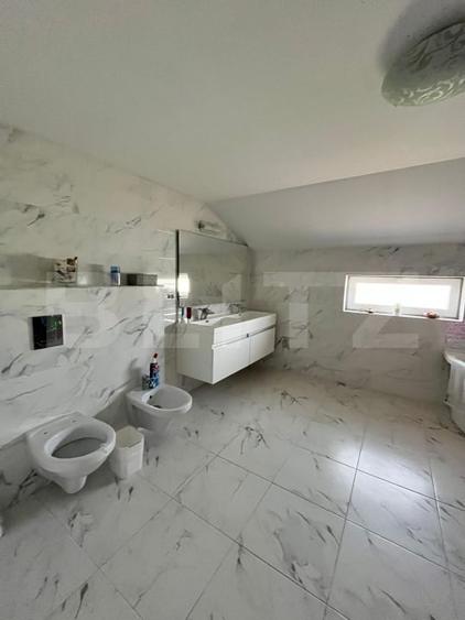 Casă individuală cu 5 camere cu Canalizare în Exterior Est