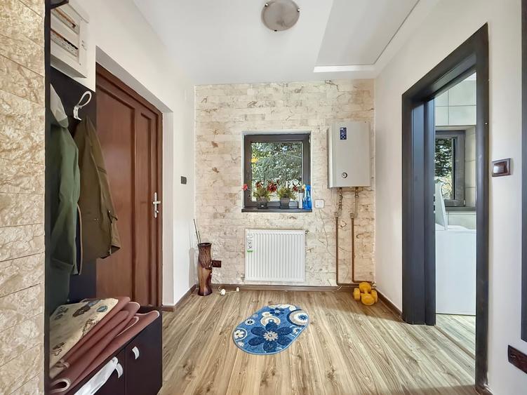 Casă individuală cu 2 camere cu Teren 1500 Mp în Livedea