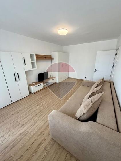 Apartament cu 2 camere decomandat, mobilat în Central