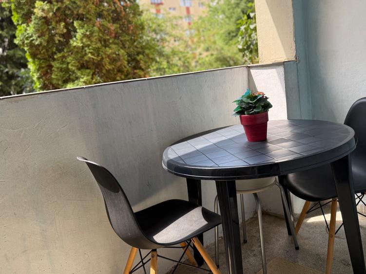 Apartament cu 2 camere decomandat în Zorilor