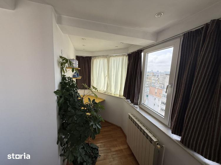 Apartament cu 3 camere decomandat în Faleza Nord