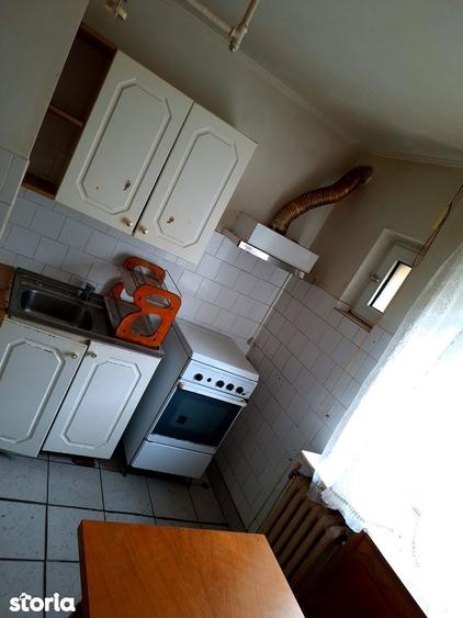 Apartament cu 3 camere decomandat în Găvana