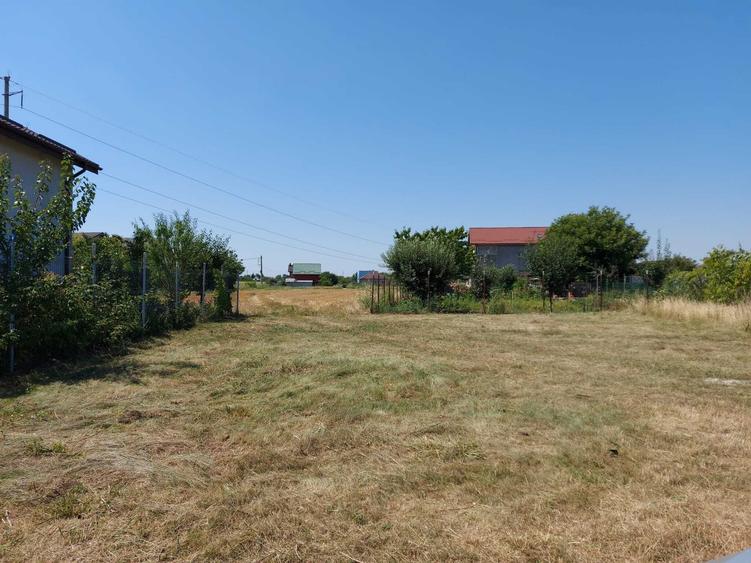 Teren Construcții intravilan de 400 mp, în Vârteju