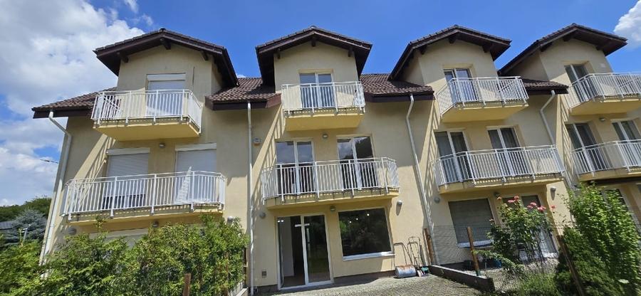 Casă individuală cu 4 camere cu Canalizare în Noua