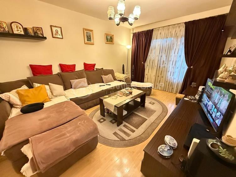 Apartament cu 4 camere în Tătărași