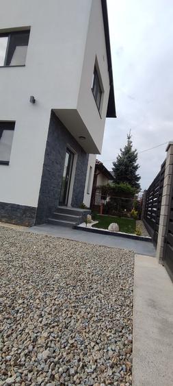 Casă cu 3 camere în Central