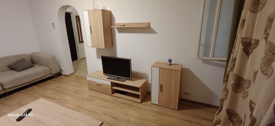 Apartament cu 2 camere semidecomandat în Berceni