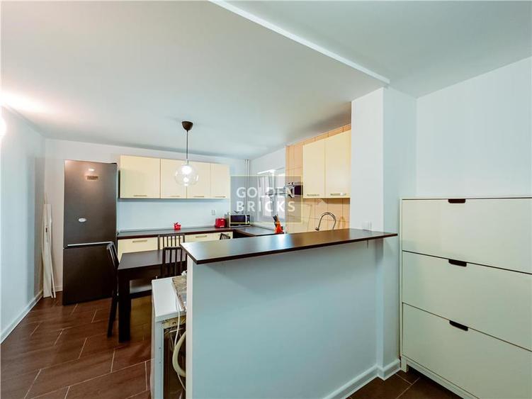 Apartament cu 2 camere semidecomandat, mobilat în P-ța Muncii