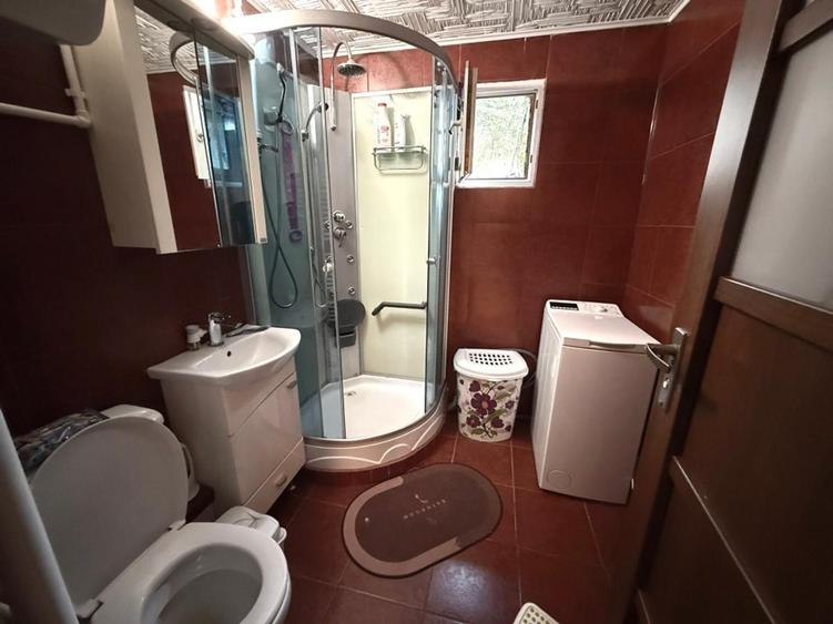 Apartament cu 3 camere decomandat în Lujerului