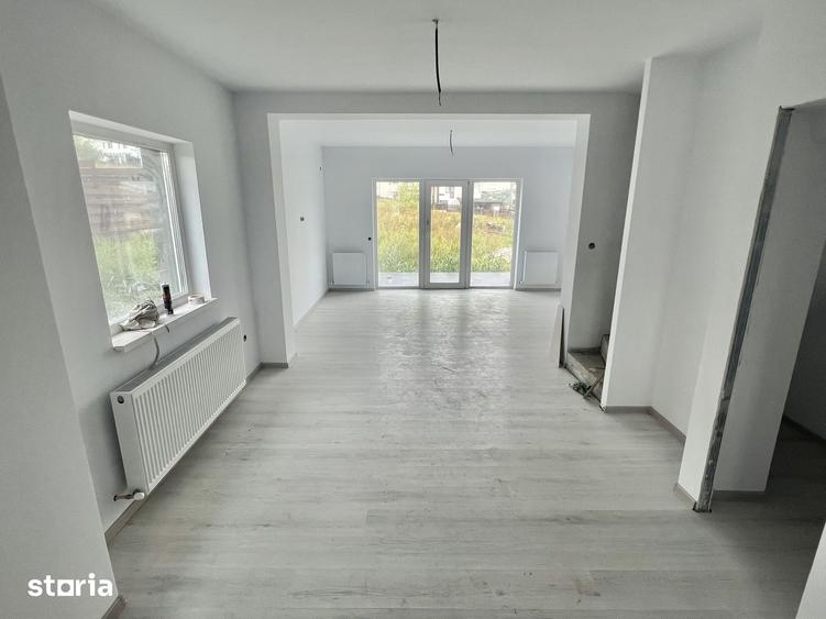 Casă cu 3 camere cu Teren 210 Mp în Rediu