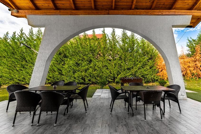 Com0%|Vilă turistică cu 8 camere + căsuțe A-frame, teren 5575 mp Călimănești, VL - 6