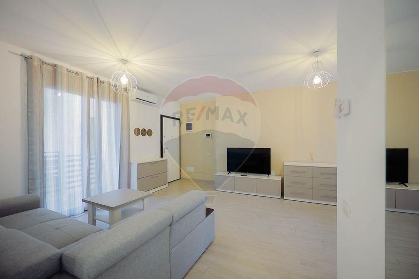 Apartament cu 3 camere decomandat, mobilat în Ultracentral