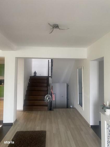 Casă cu 4 camere cu Teren 503 Mp în Șerbănești