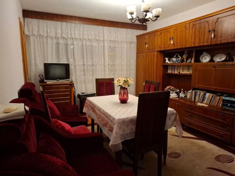 Apartament cu 3 camere decomandat în Aradului