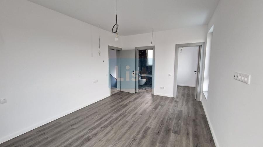 Casă cu 4 camere cu Teren 412 Mp în Săsar